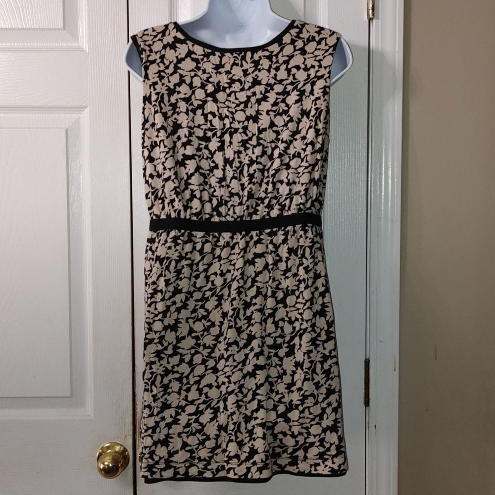 Loft  tan black floral print sleeveless dress Sz MP - Picture 4 of 5